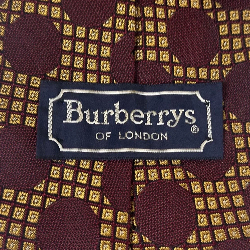 Burberry Vintage Necktie Burgundy Geometric Silk Hand Sewn Mens 4 x 57